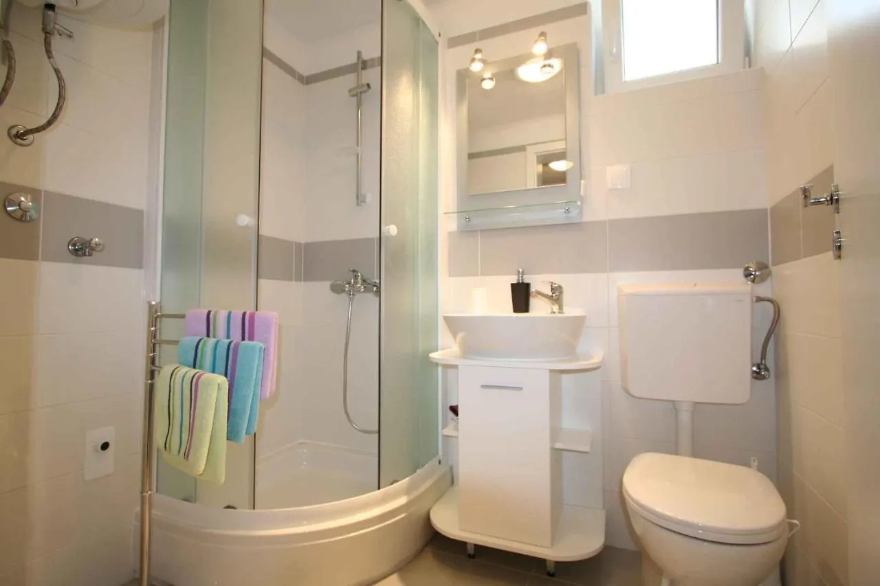 Apartment In Silo With One-Bedroom 1 0*, Šilo